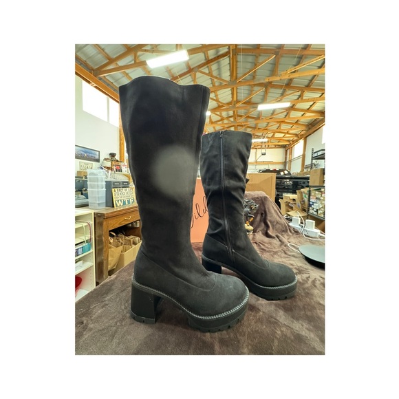 Shoes - wild Pair Black Knee-High Platform Boots size 10